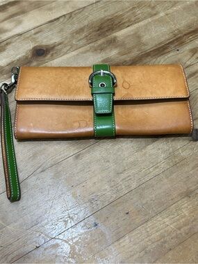 Coach Green & Natural Leather Wristlet